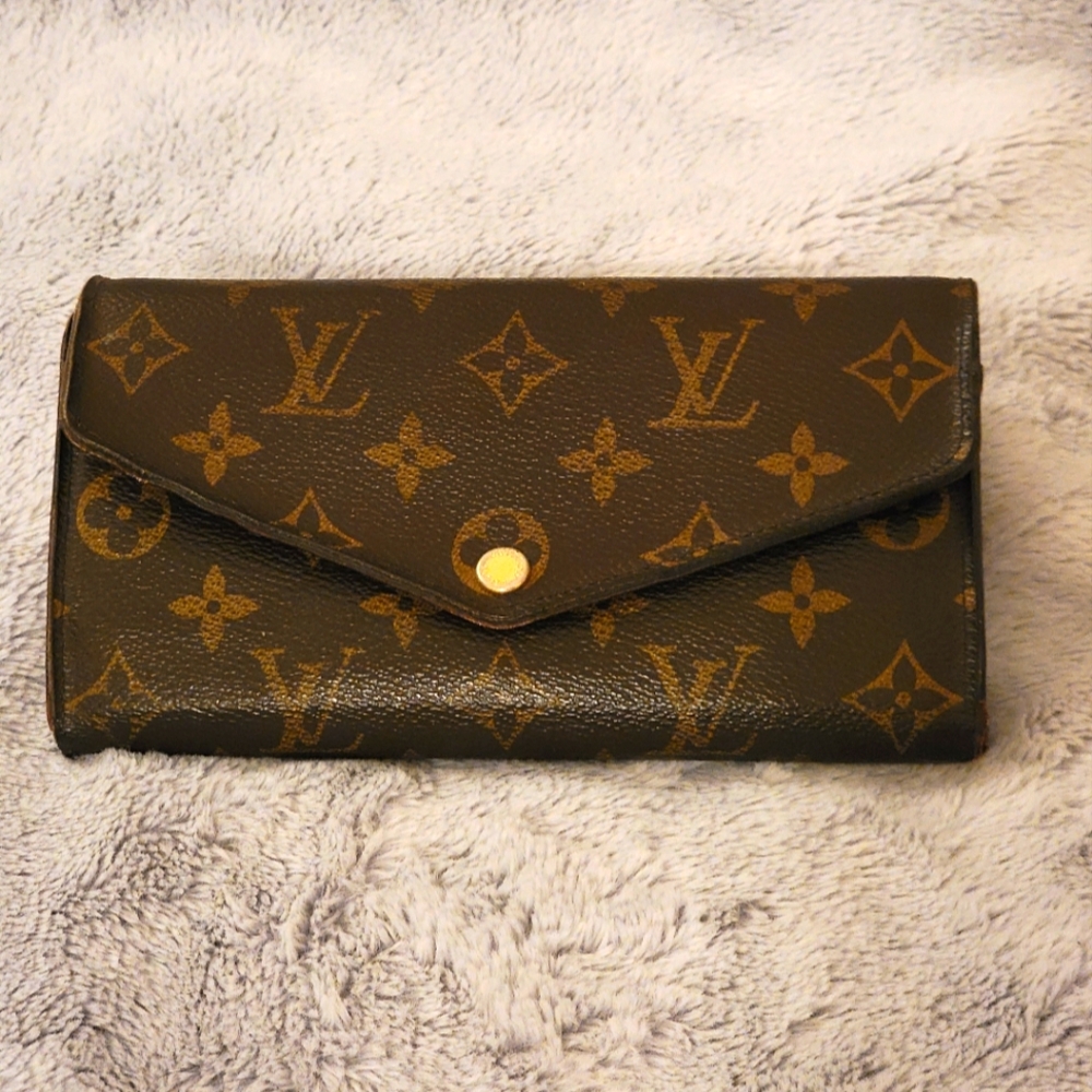 Louis Vuitton Sarah Wallet